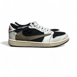 Travis Scott Jordan 1 lows size 10